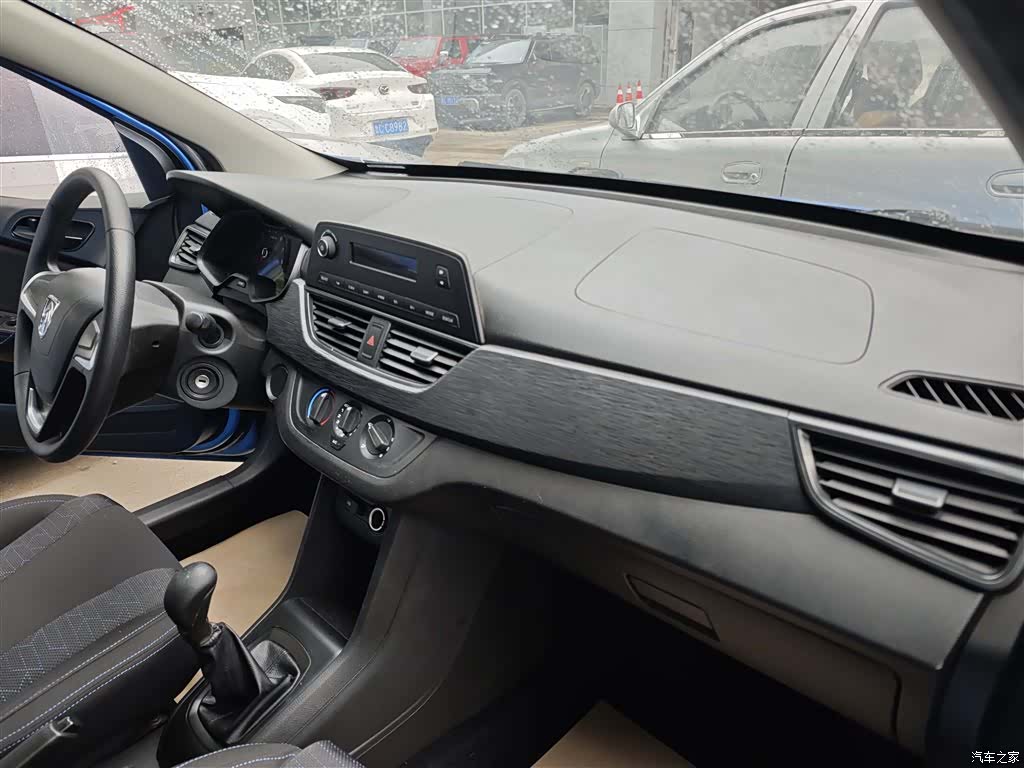Wuling 310, 2017 8