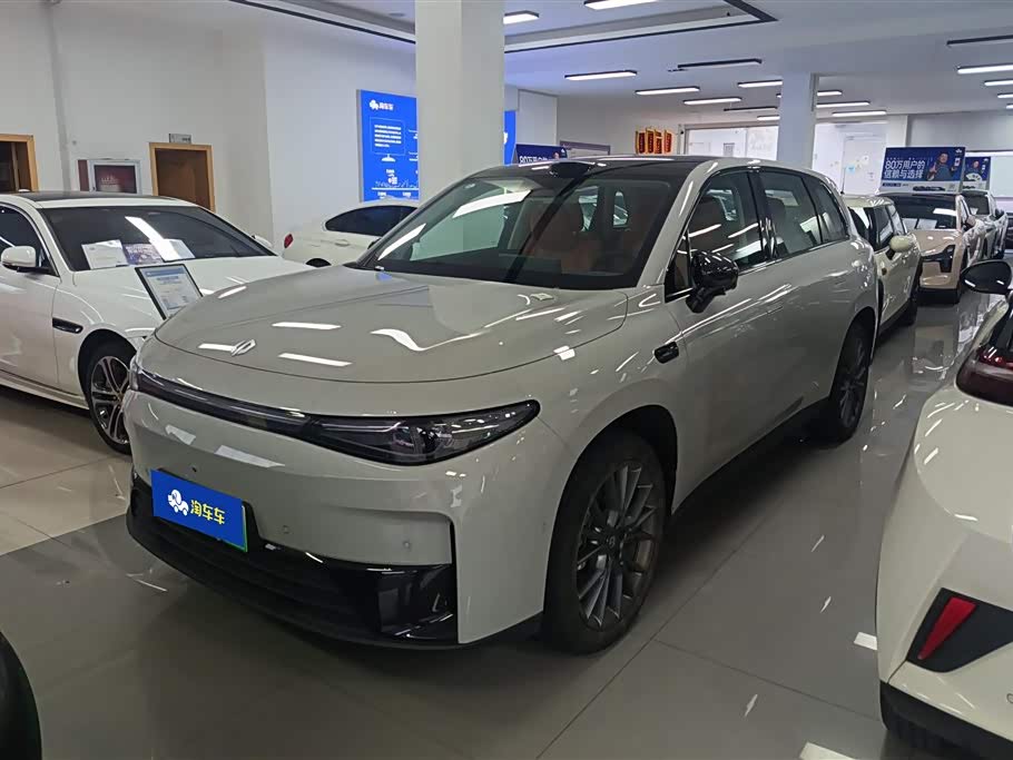Leapmotor C10