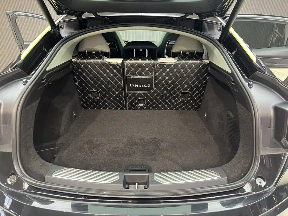 Lynk & Co 05
