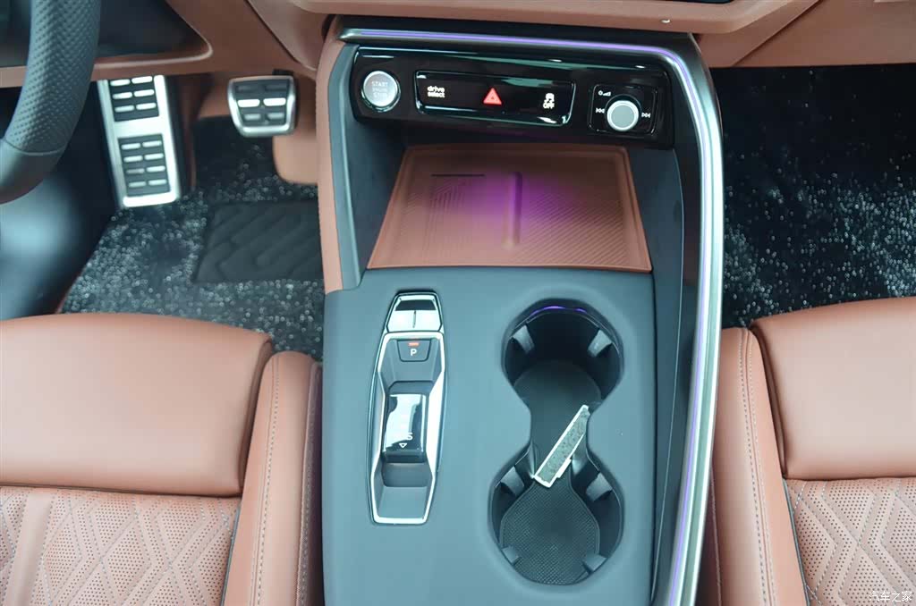 Audi Q5L, 2026 9