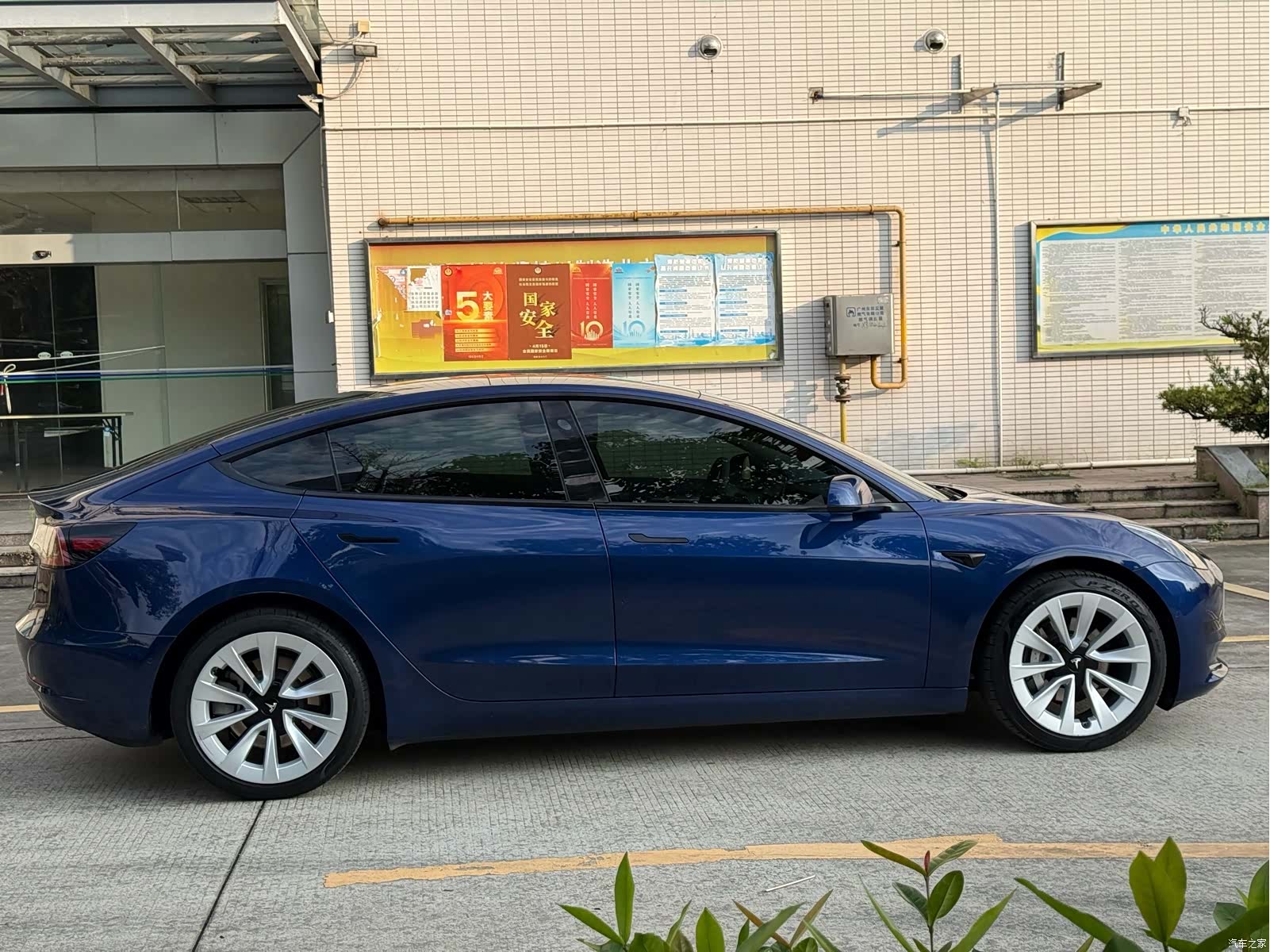 Tesla Model 3, 2021 12