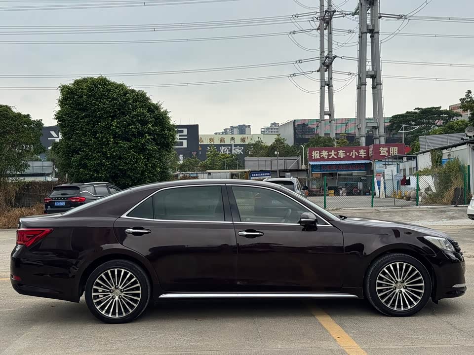 Toyota crown