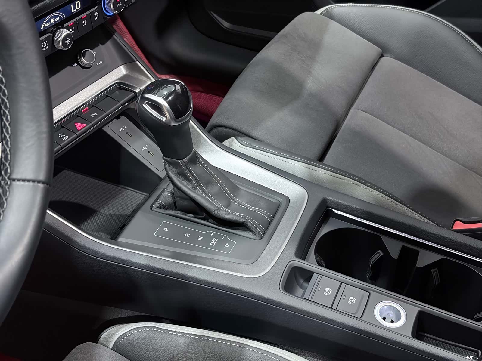 Audi Q3, 2023 13
