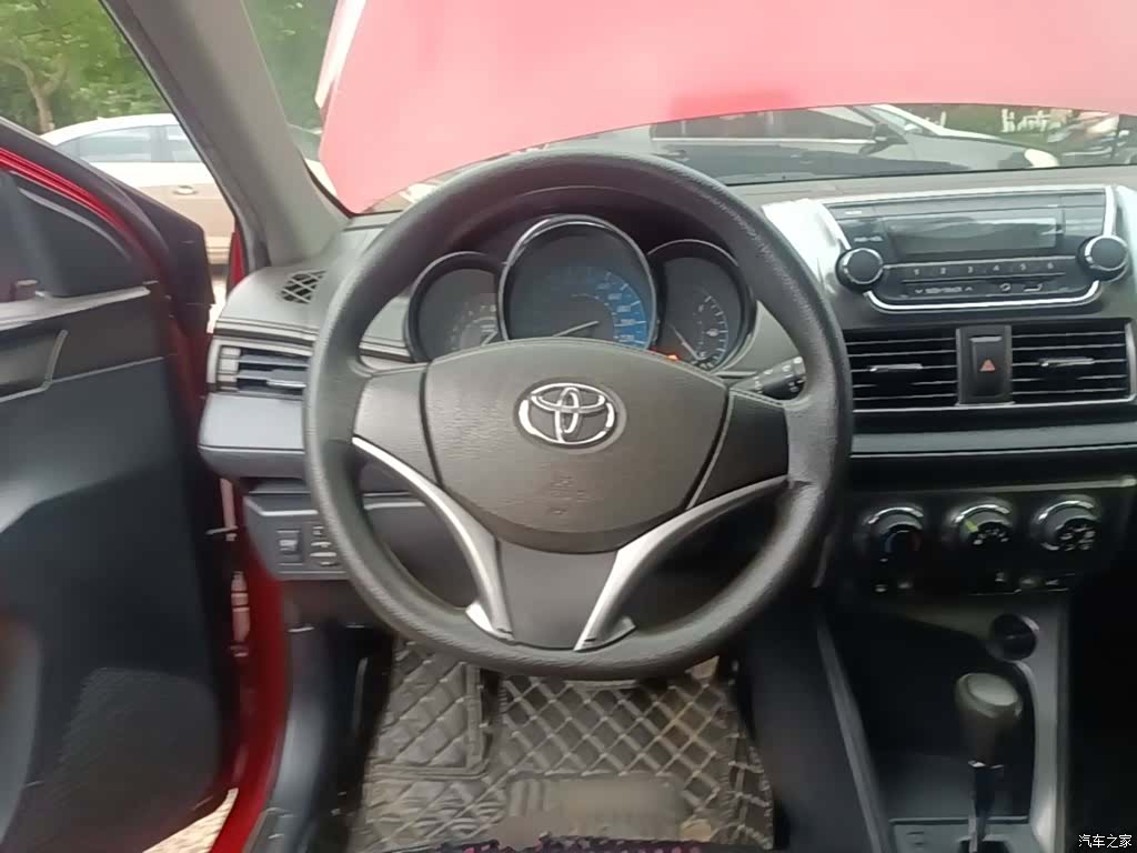 Toyota YARiS L, 2015 7