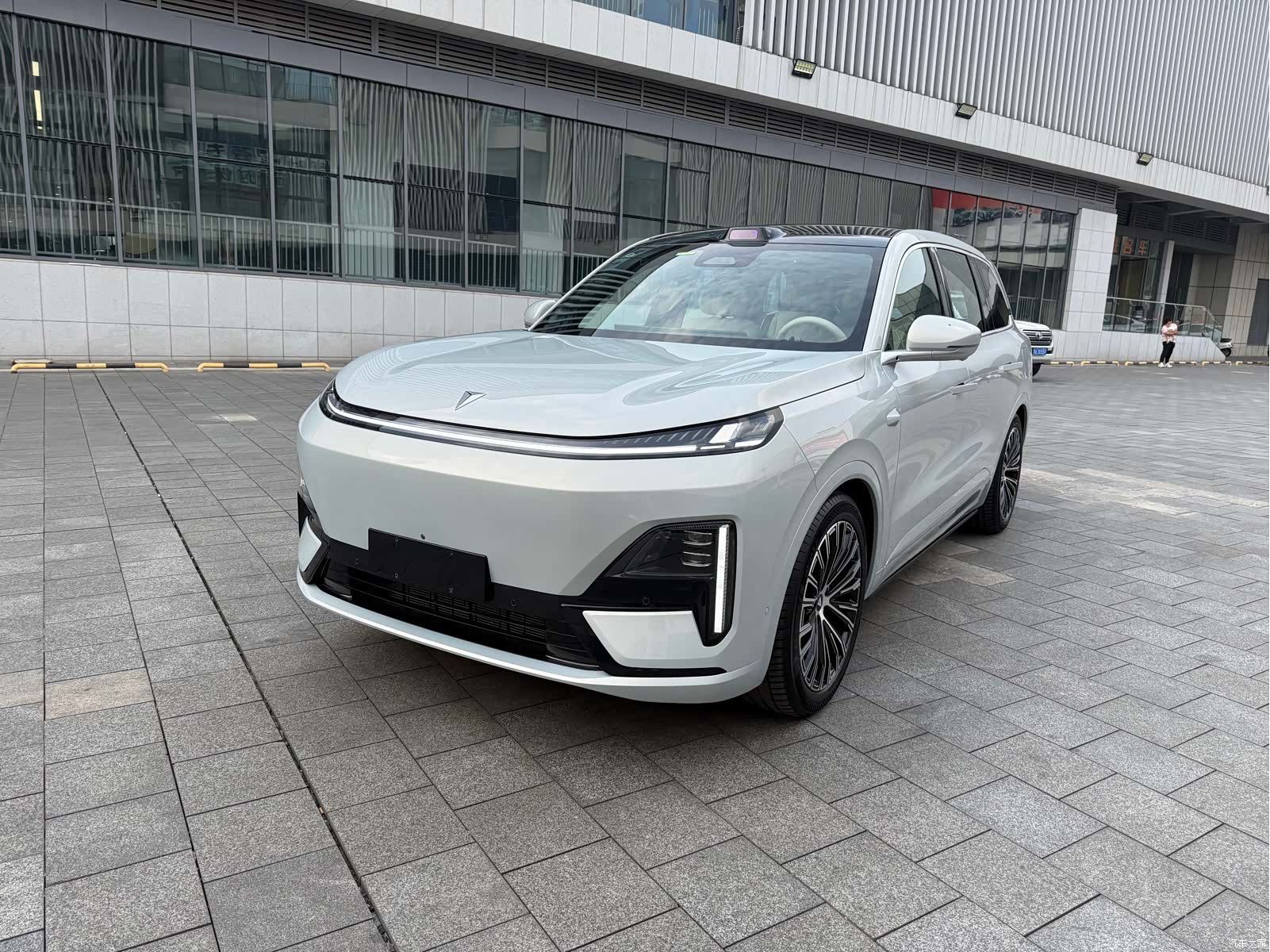 Deepal S09, 2025 1
