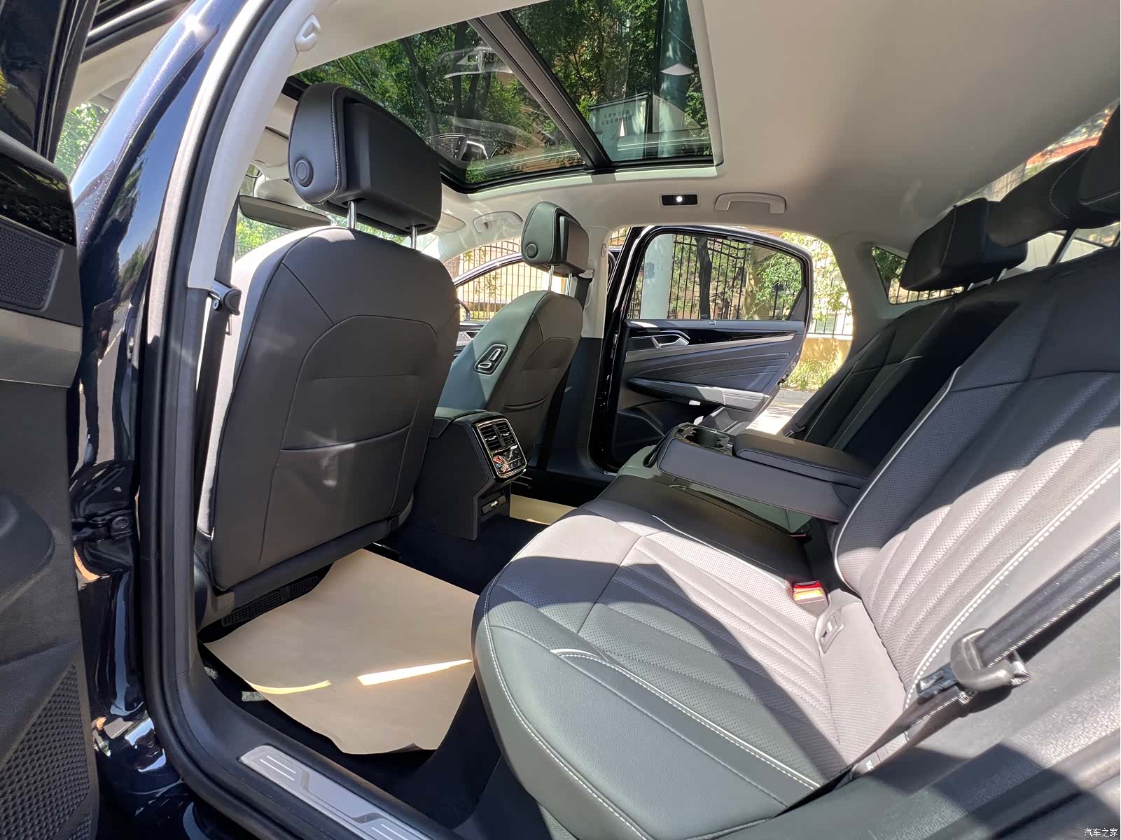 Volkswagen Passat, 2024 3