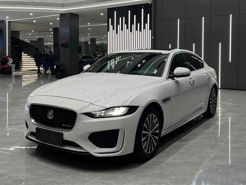 Jaguar XEL Jaguar XEL