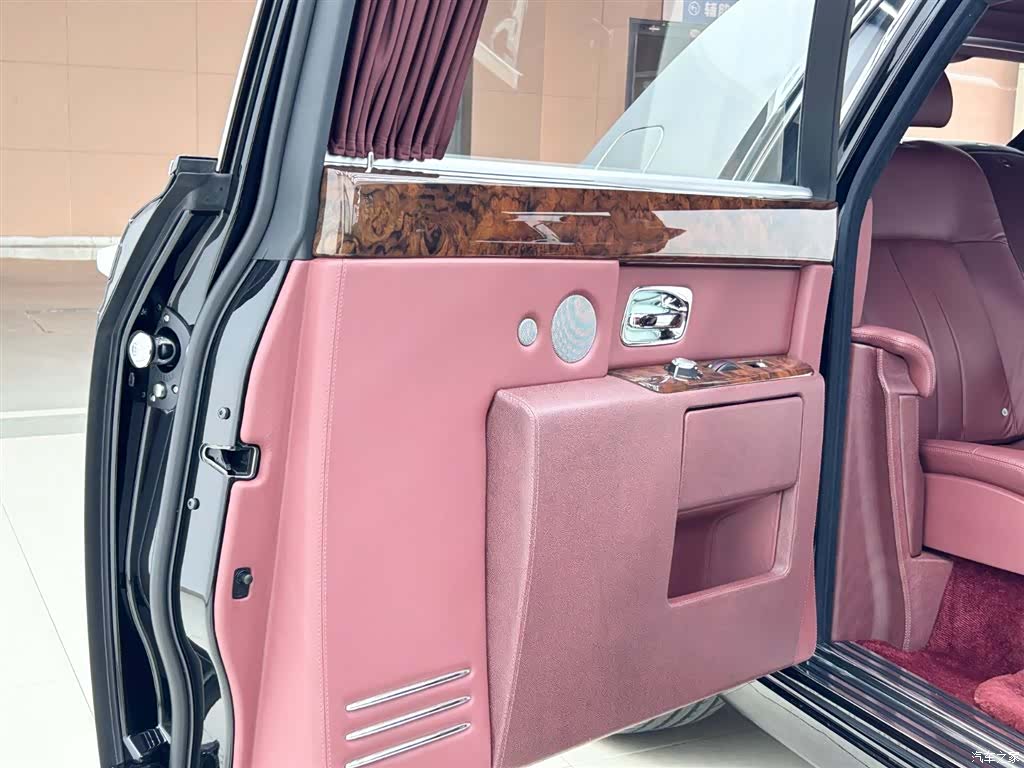 Rolls-Royce Phantom, 2014 12