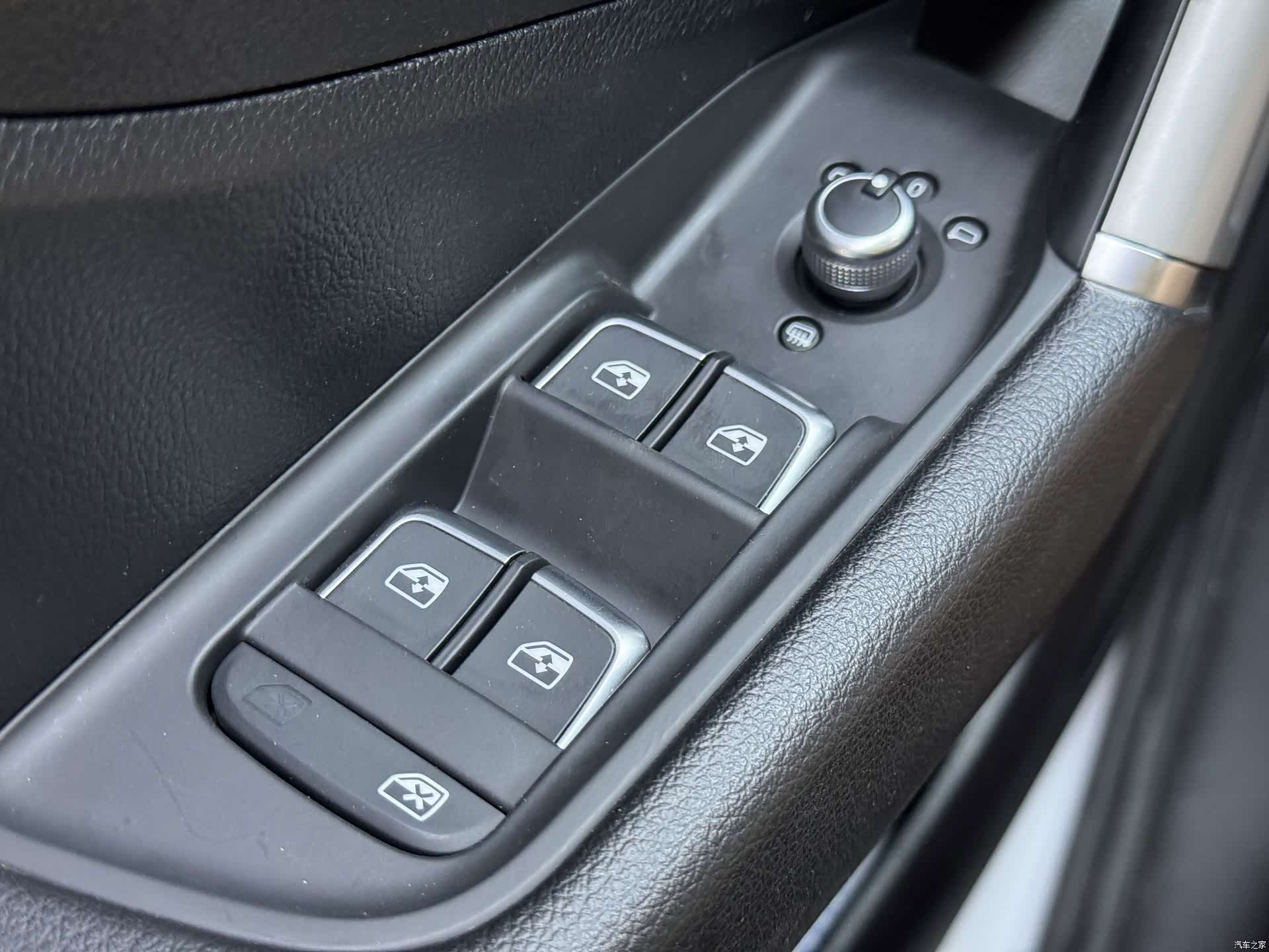 Audi Q2L, 2021 9