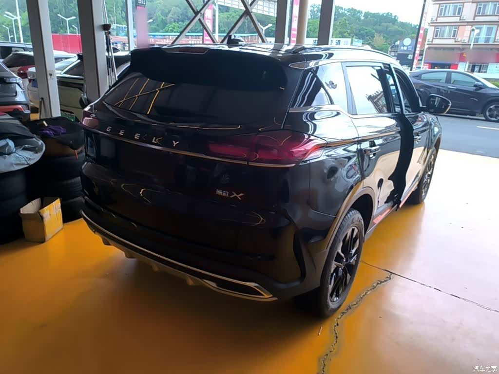 Geely Boyue, 2022 7
