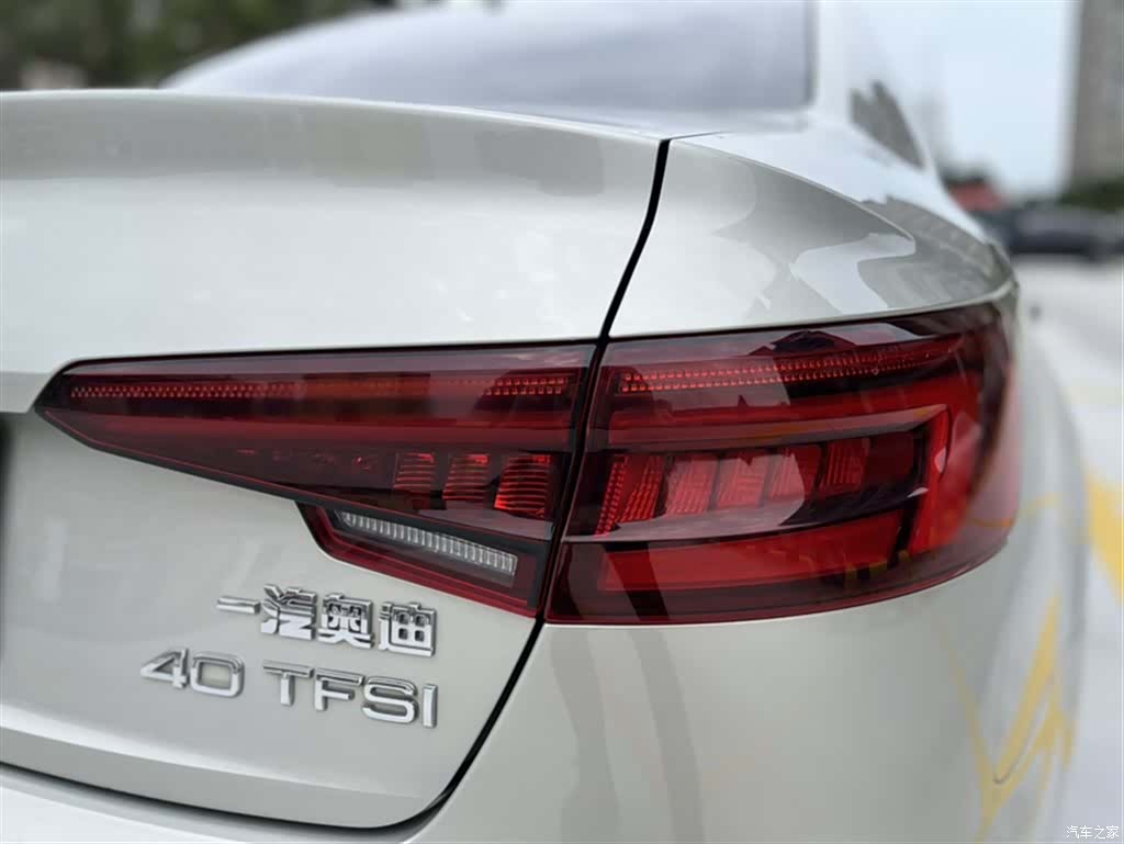 Audi A4L, 2018 24