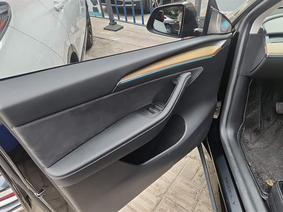 Tesla Model Y Tesla Model Y