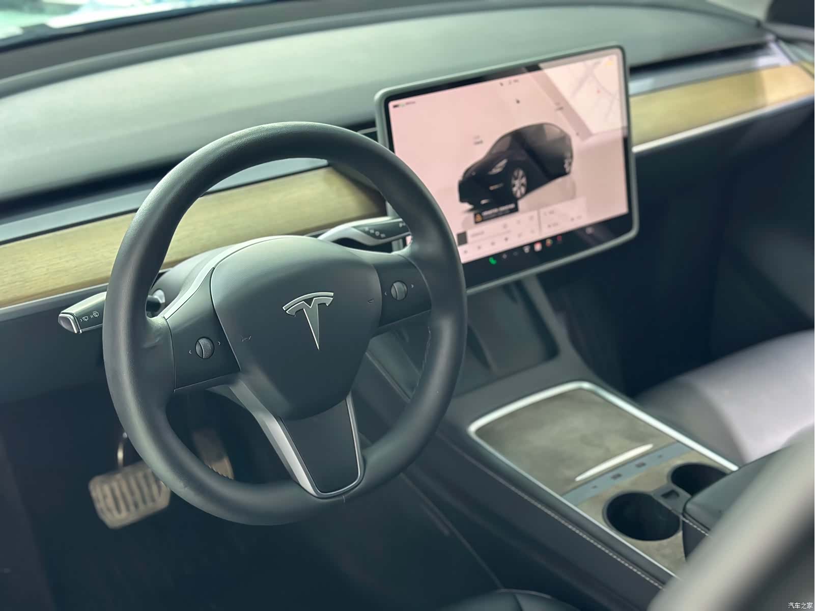 Tesla Model Y, 2023 все фото