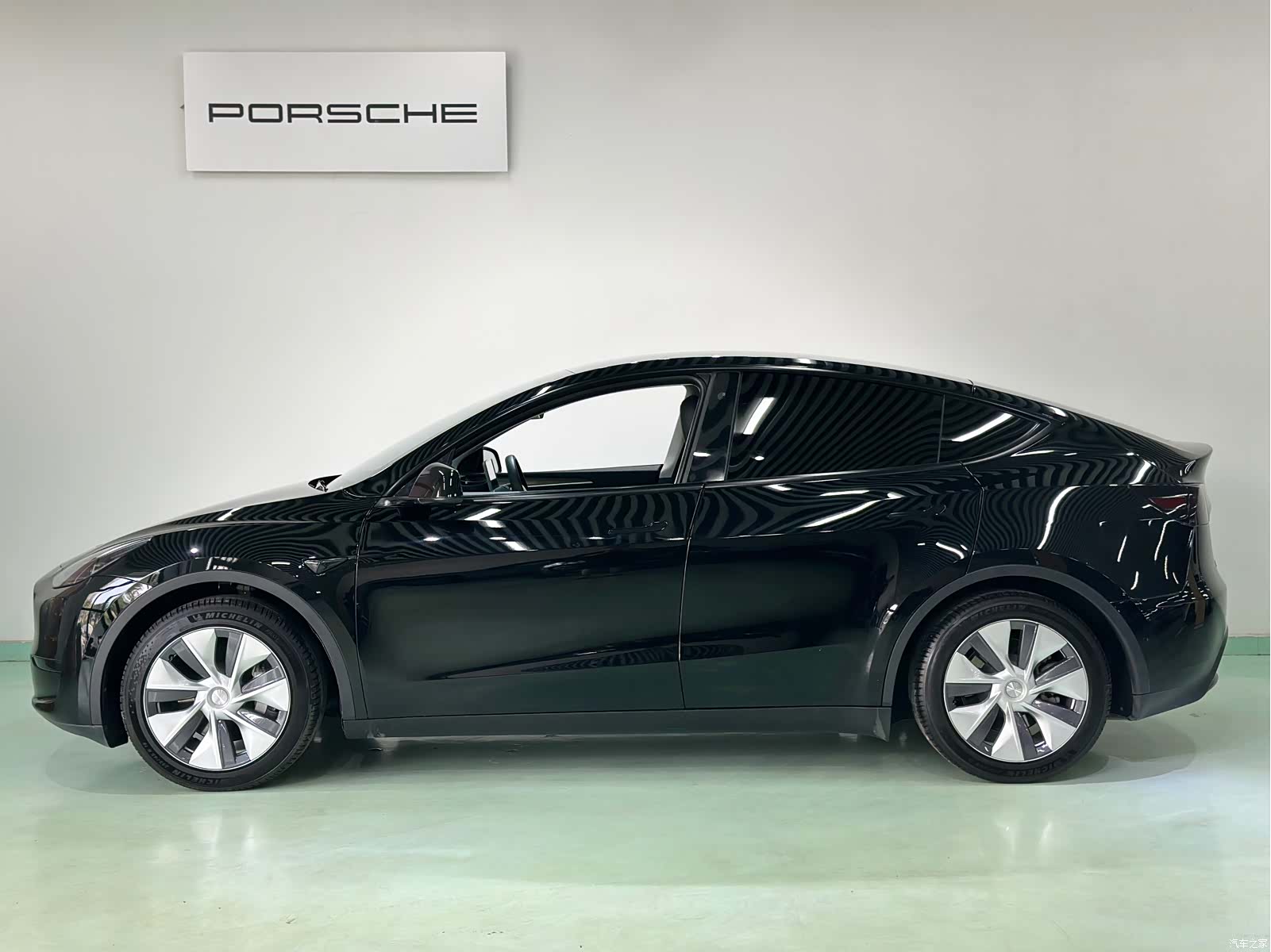 Tesla Model Y, 2023 11