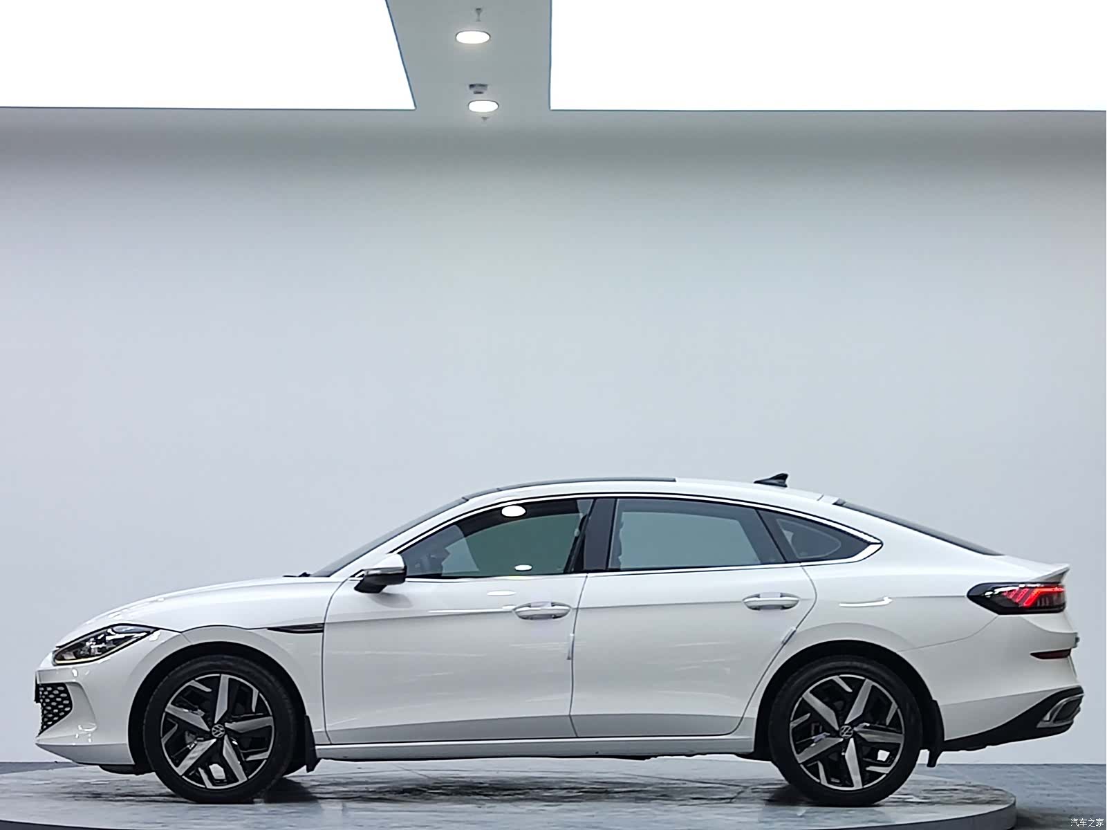 Volkswagen Lamando, 2023 все фото