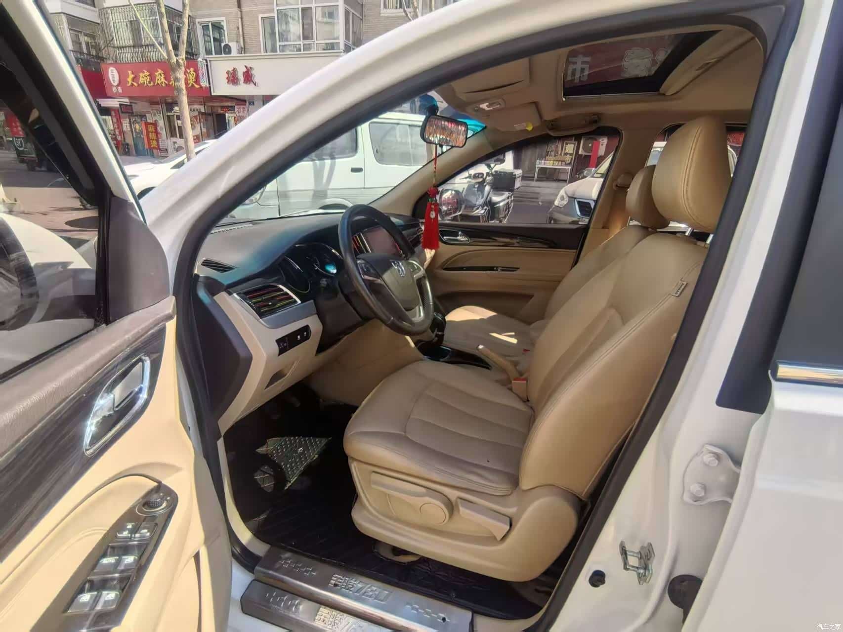 Wuling 730, 2016 9