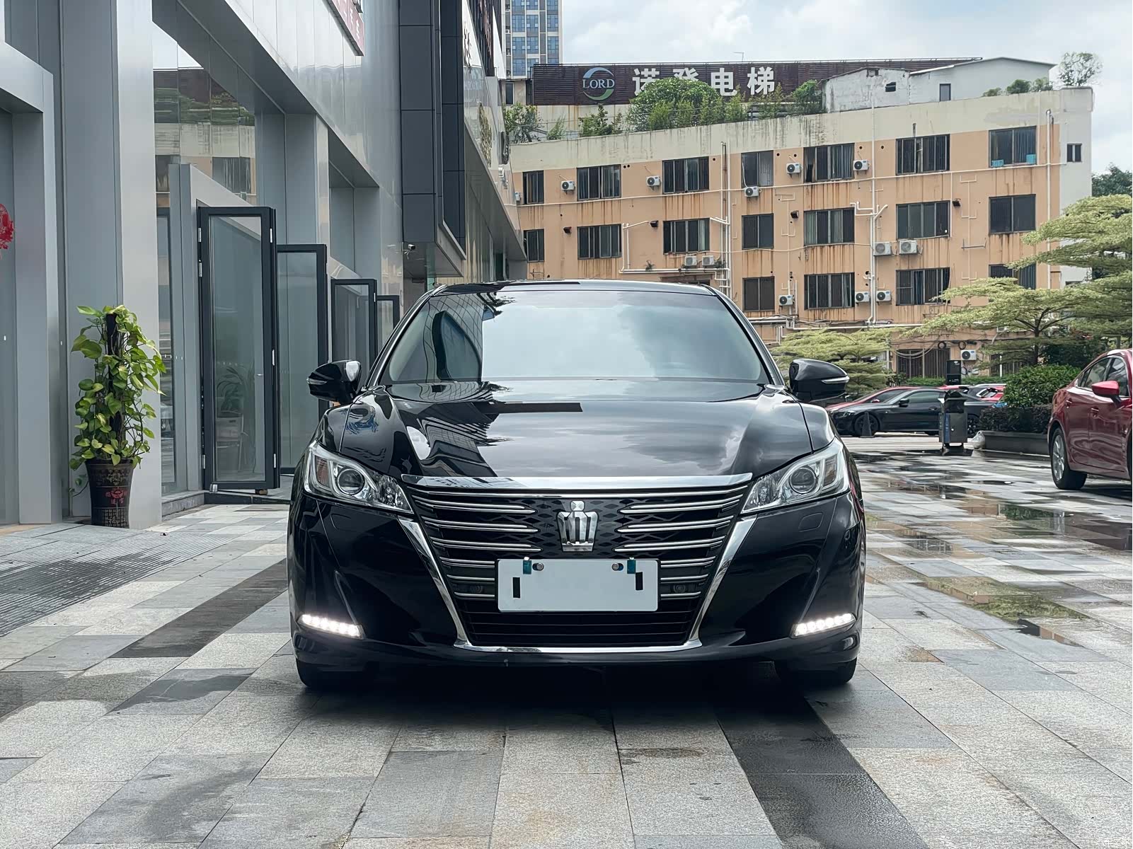 Toyota Crown, 2017 18