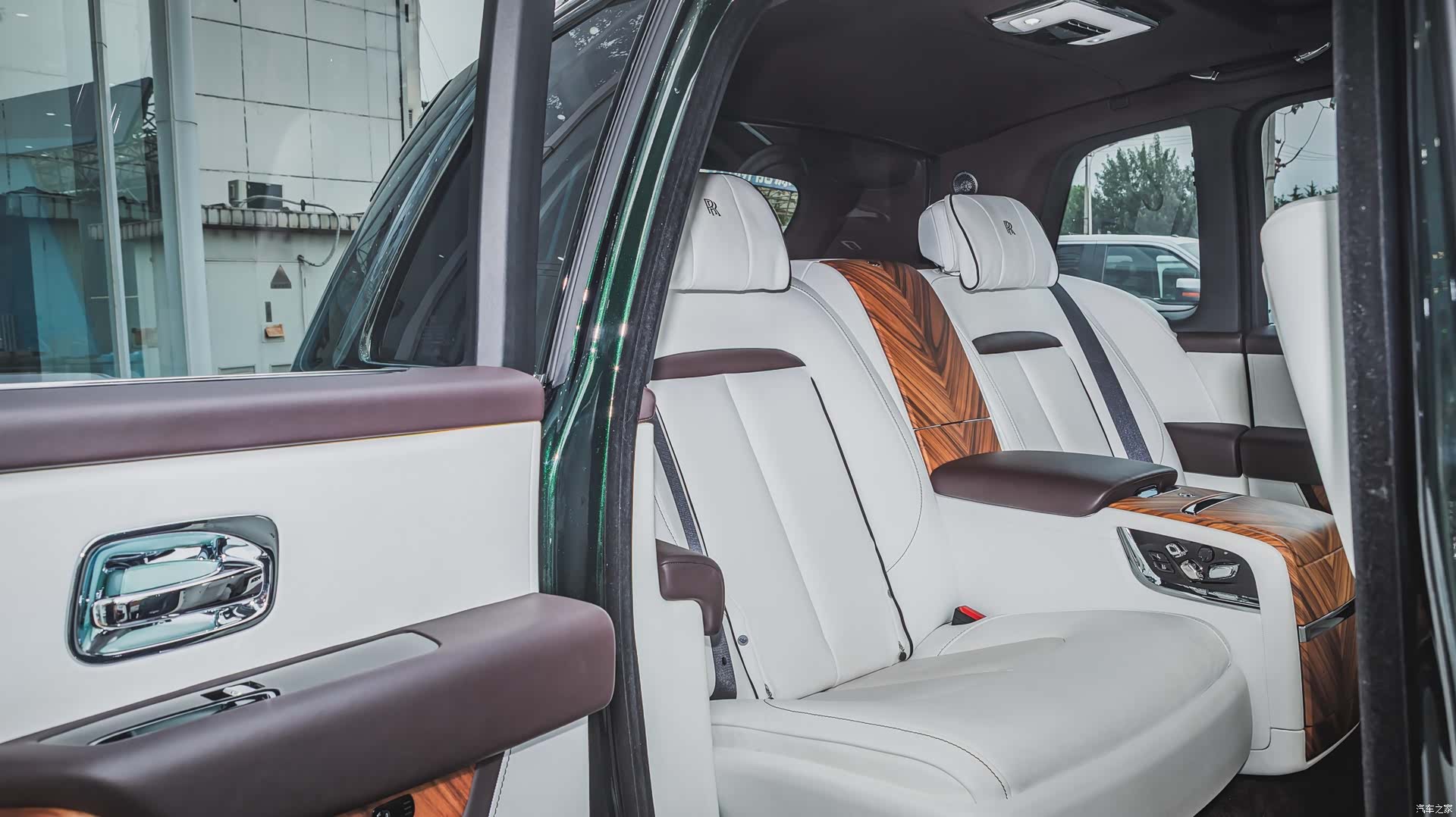 Rolls-Royce Cullinan, 2020 16