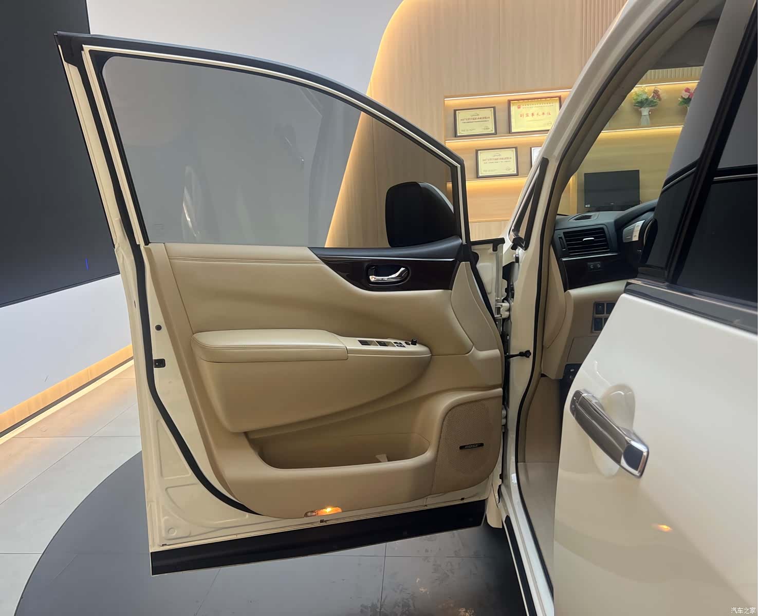 Nissan SL, 2016 15
