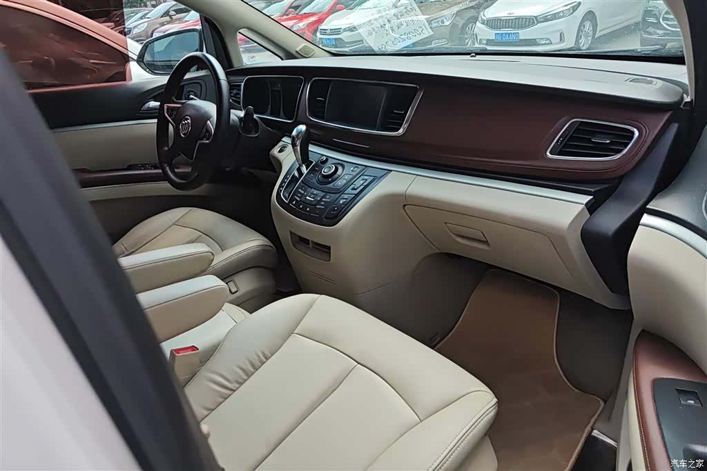 Buick GL8, 2018 8