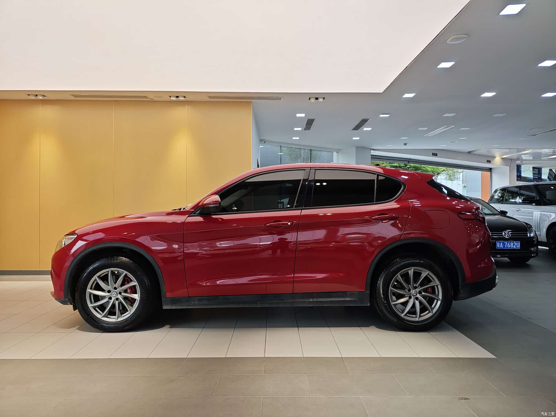 Alfa Romeo Stelvio, 2019 6