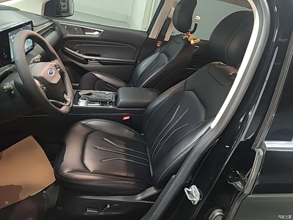 Ford Edge, 2023 15