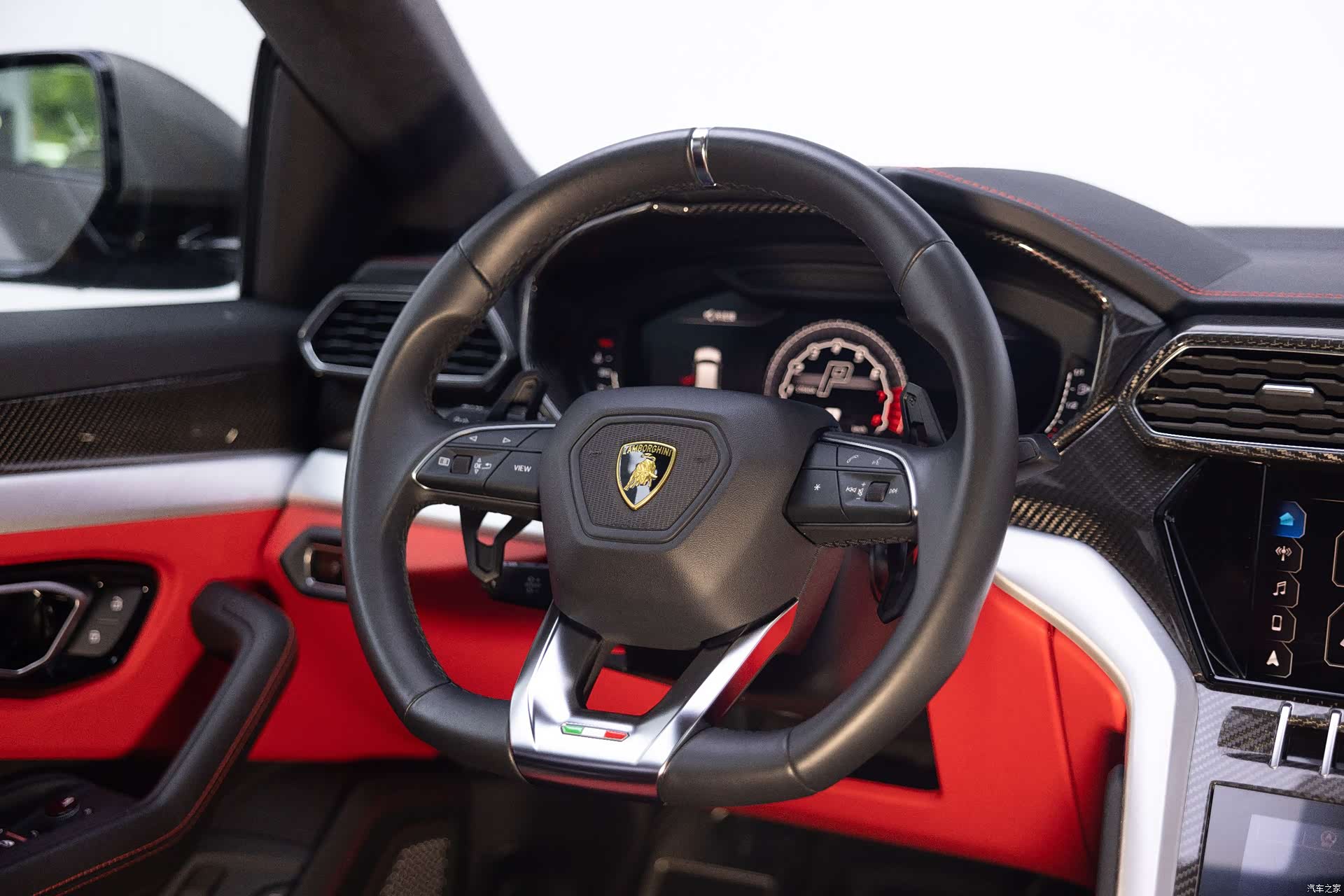 Lamborghini Urus, 2022 14