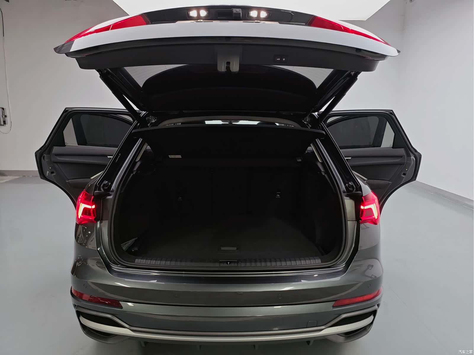 Audi Q3, 2023 8