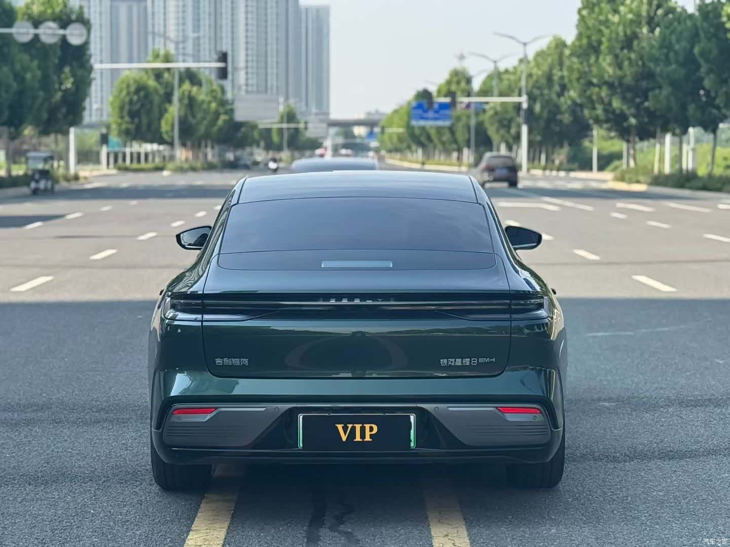 Geely 8, 2025 8