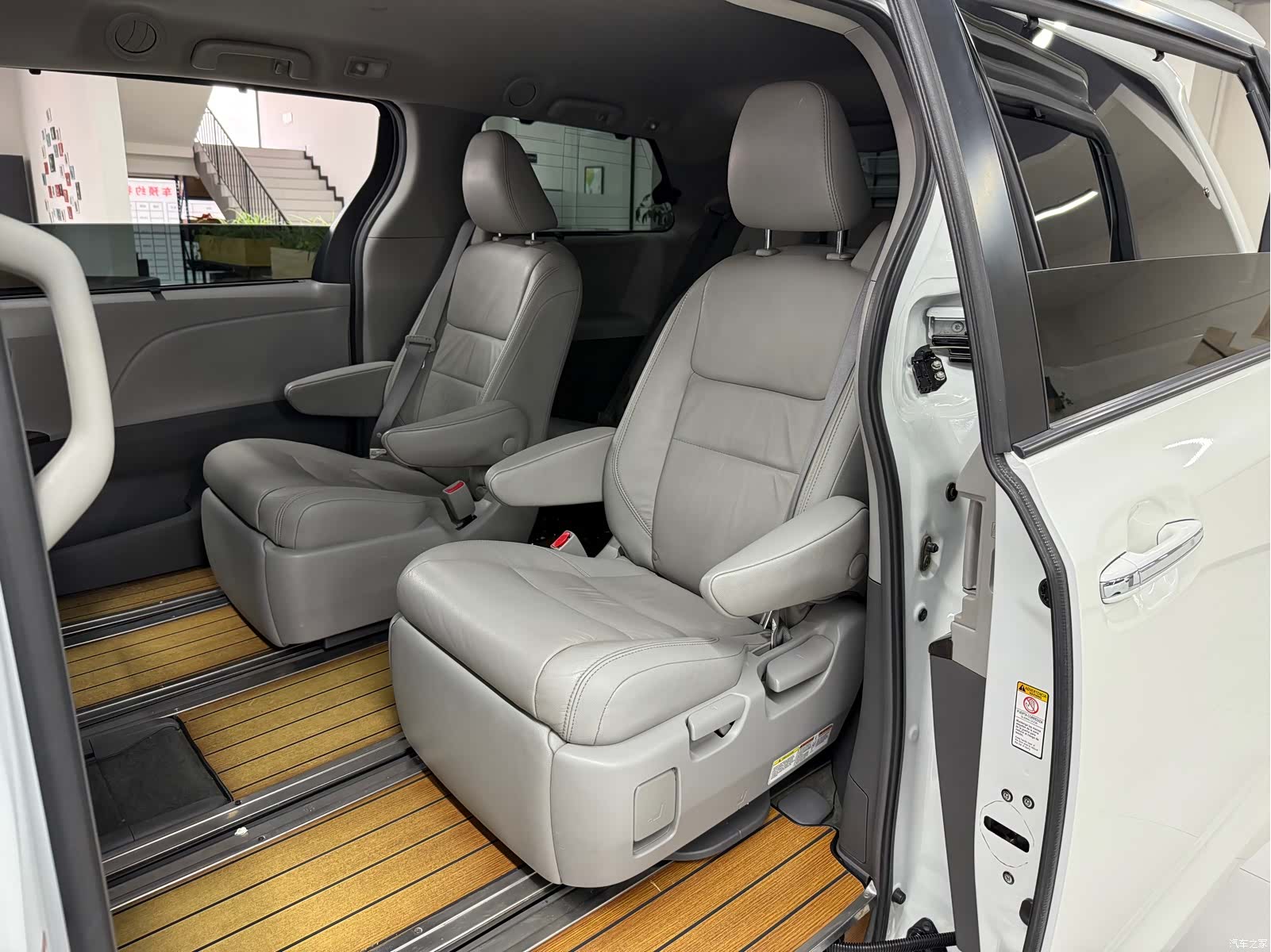 Toyota Sienna, 2017 3