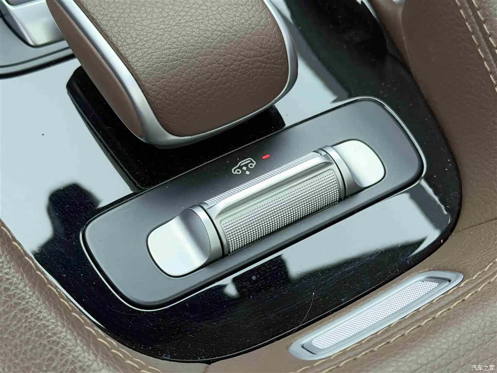 Mercedes-Benz GLS, 2024 15