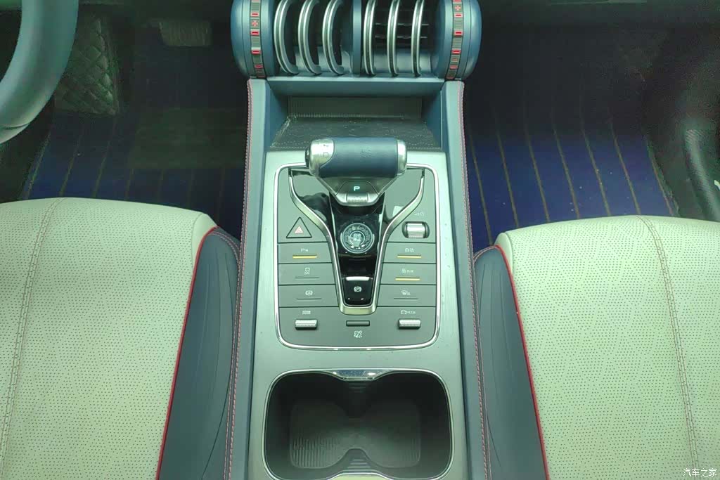 BYD Yuan, 2022 16