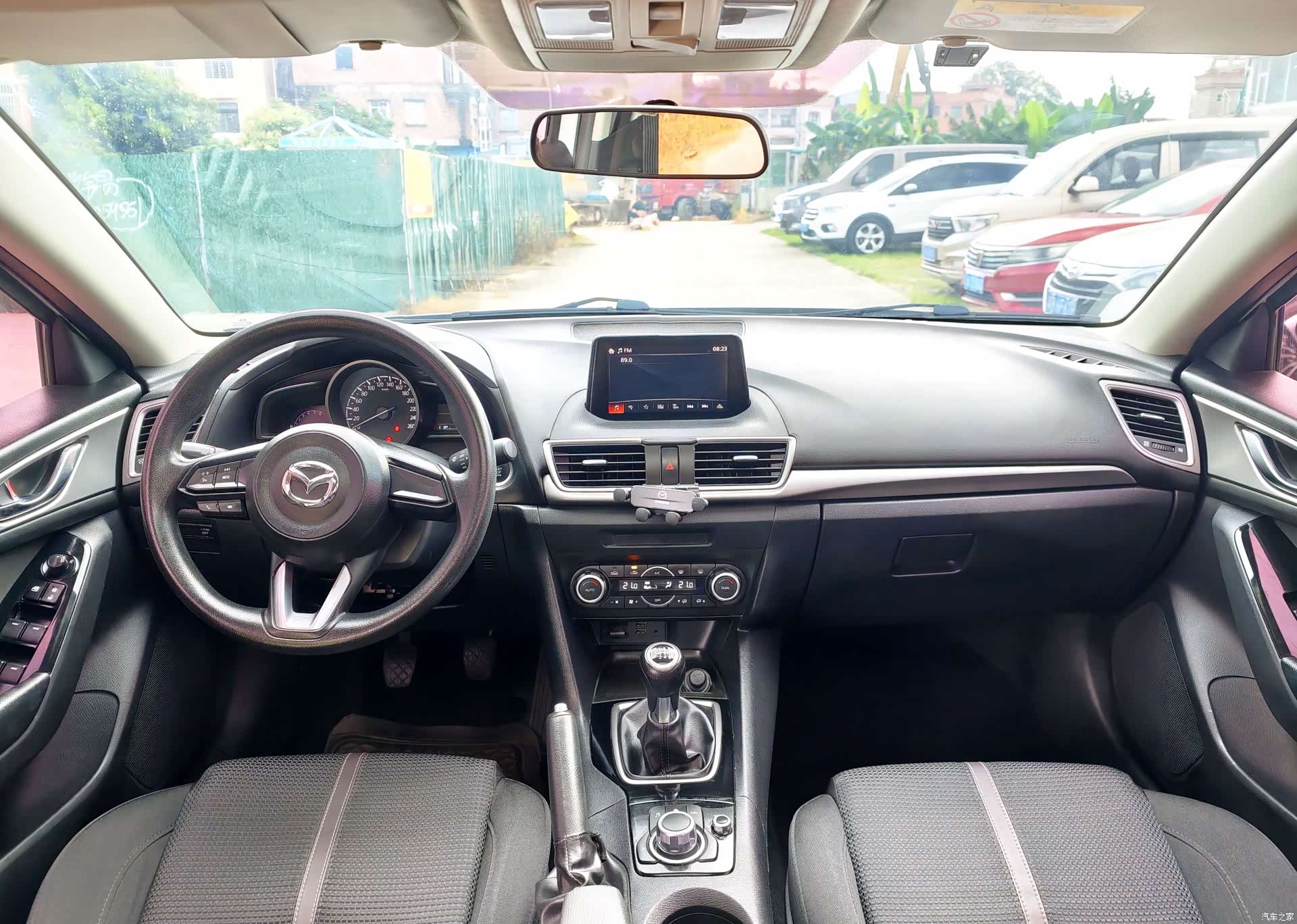 Mazda Mazda3, 2017 13