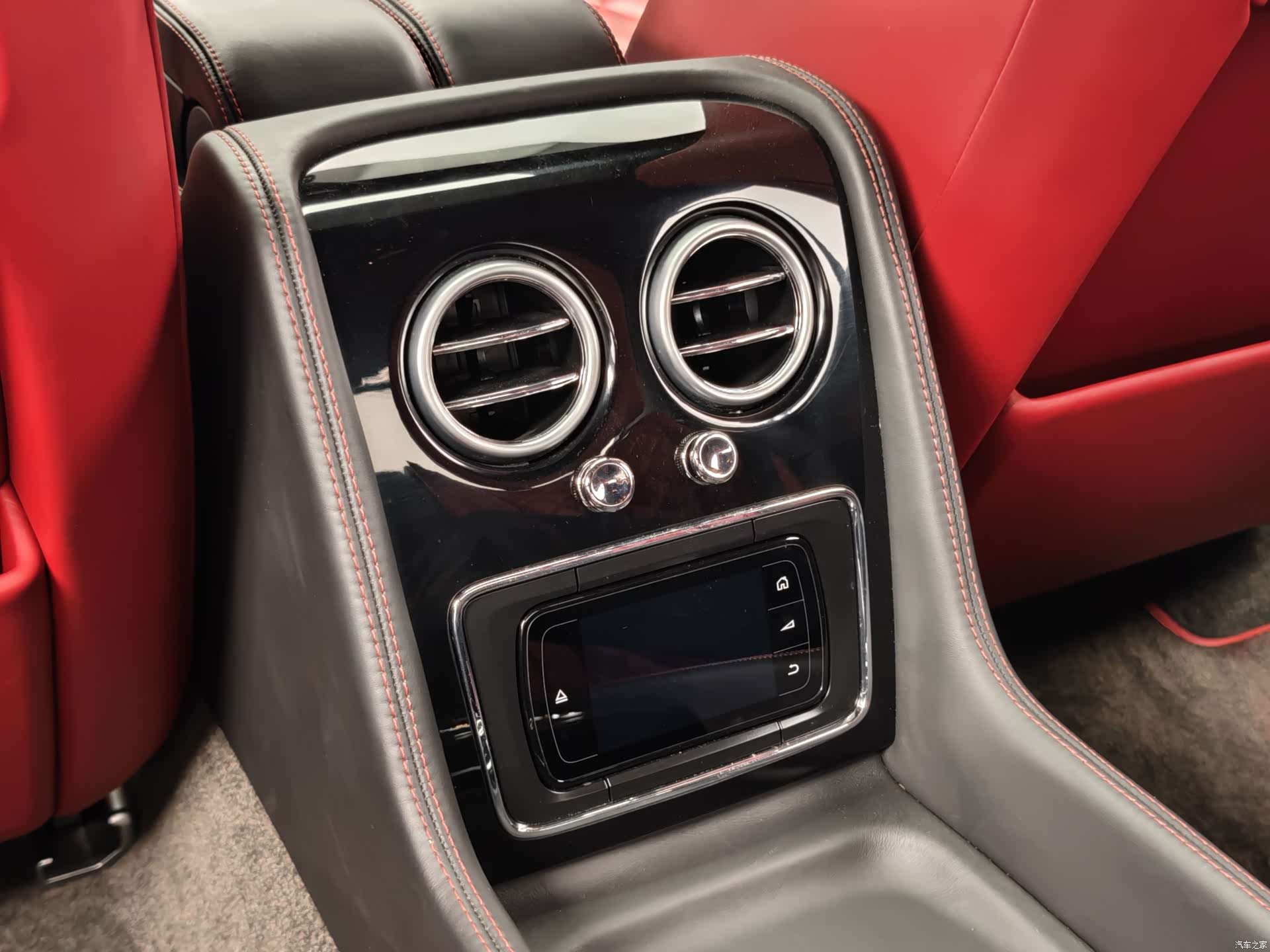Bentley Flying Spur, 2018 14
