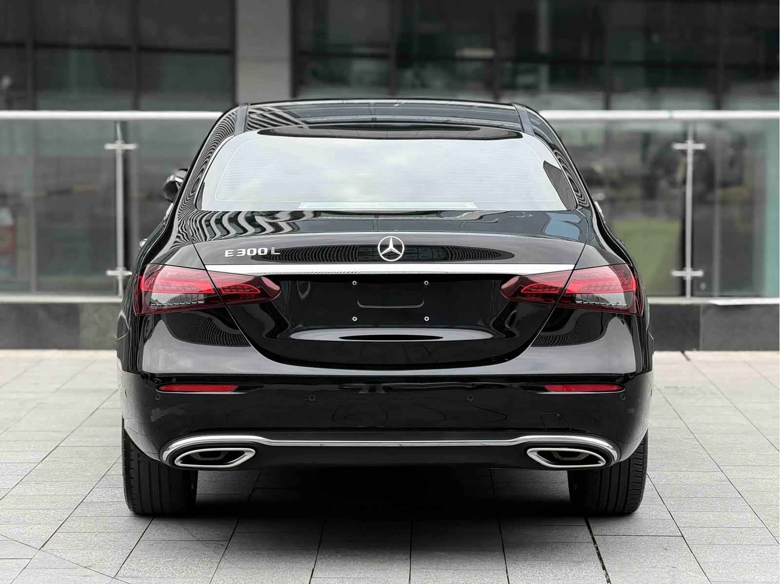 Mercedes-Benz E-Class, 2023 16