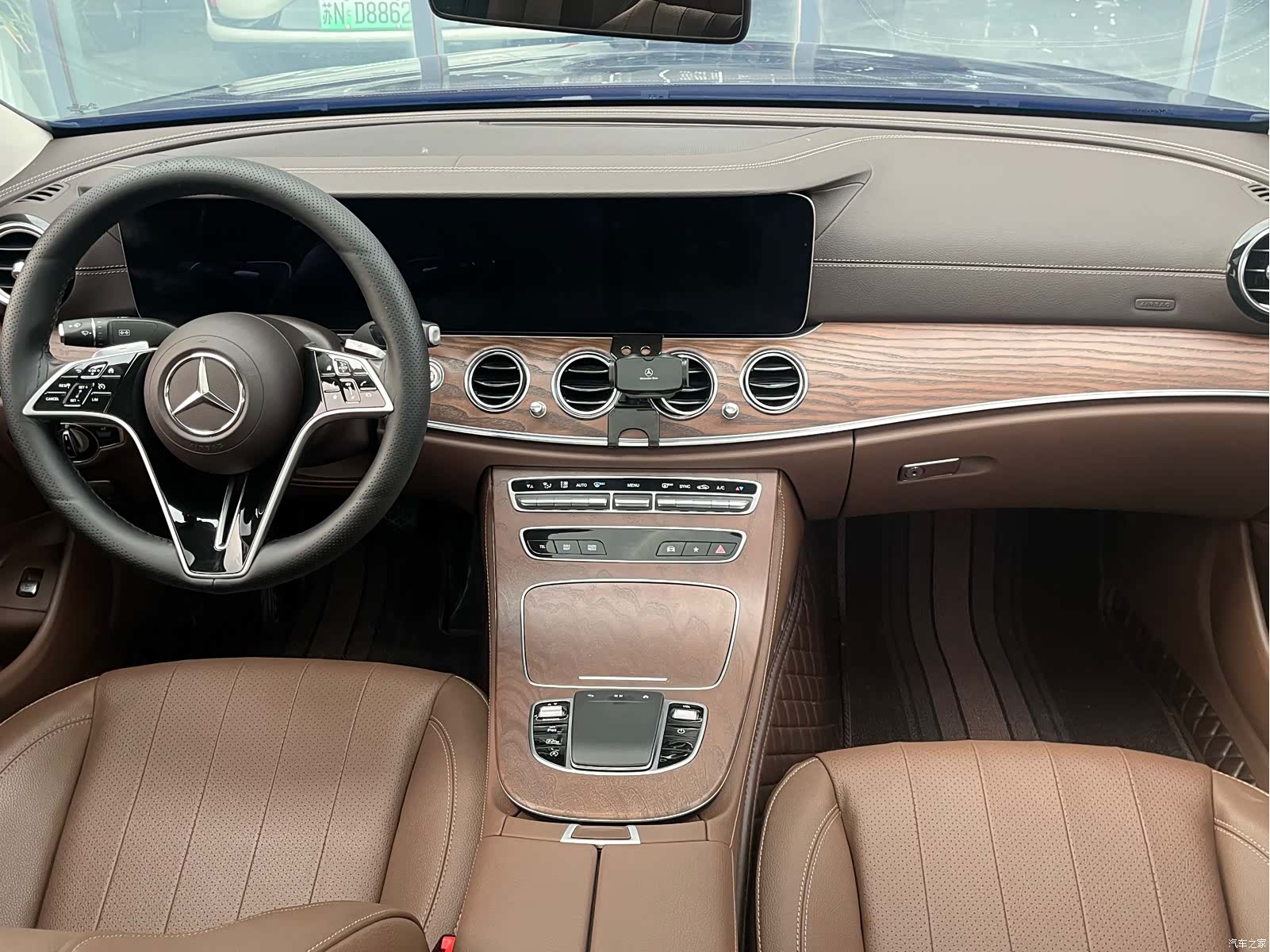 Mercedes-Benz E-Class, 2024 6
