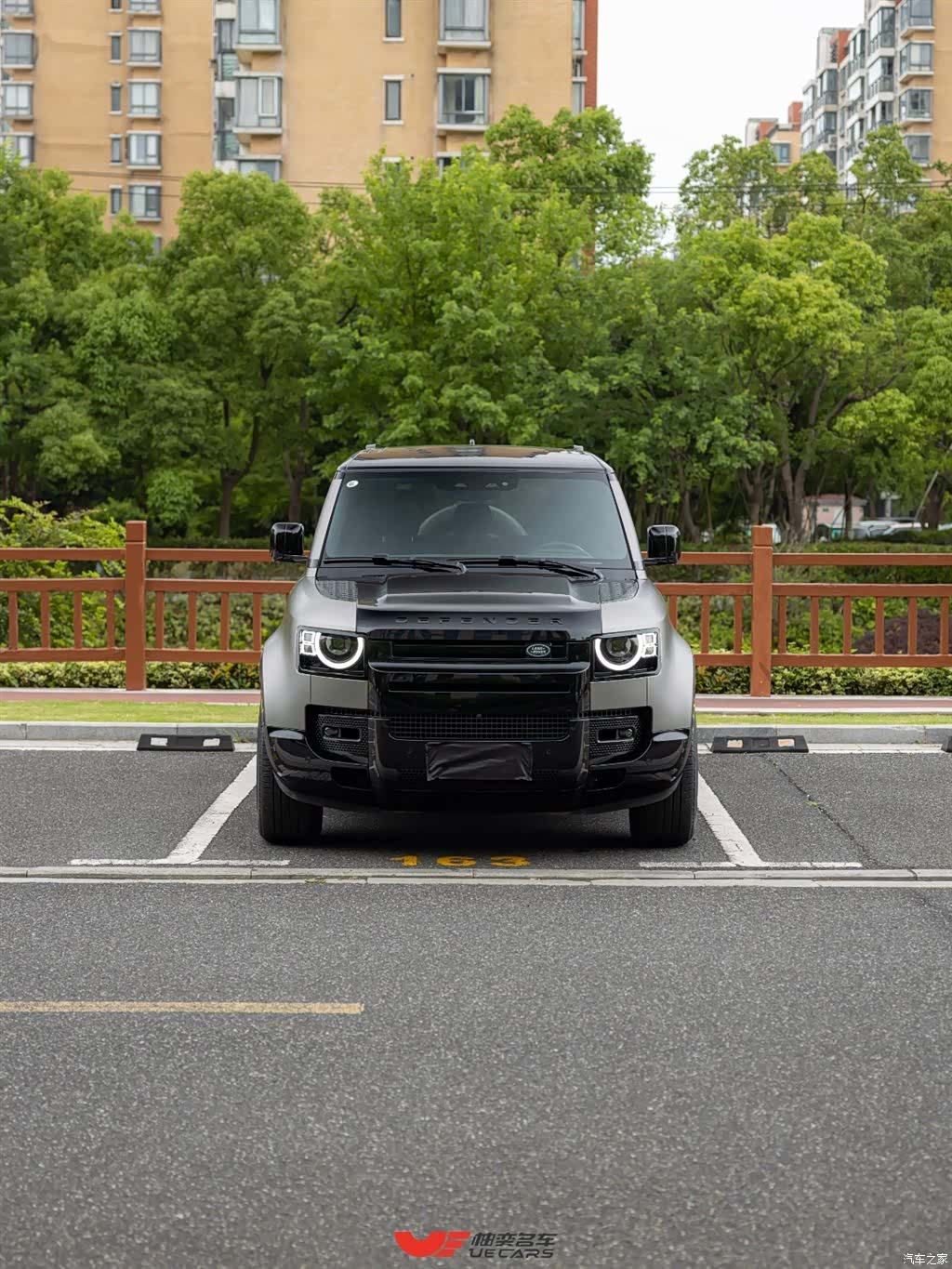 Land Rover Defender, 2024 2