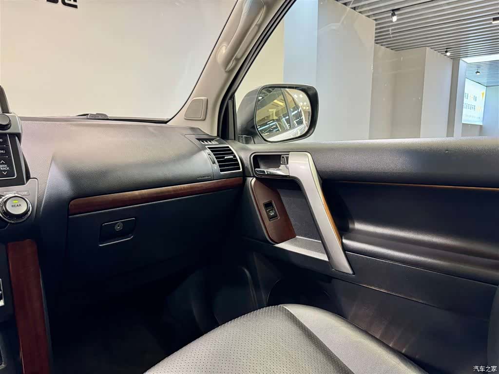 Toyota Prado, 2014 26