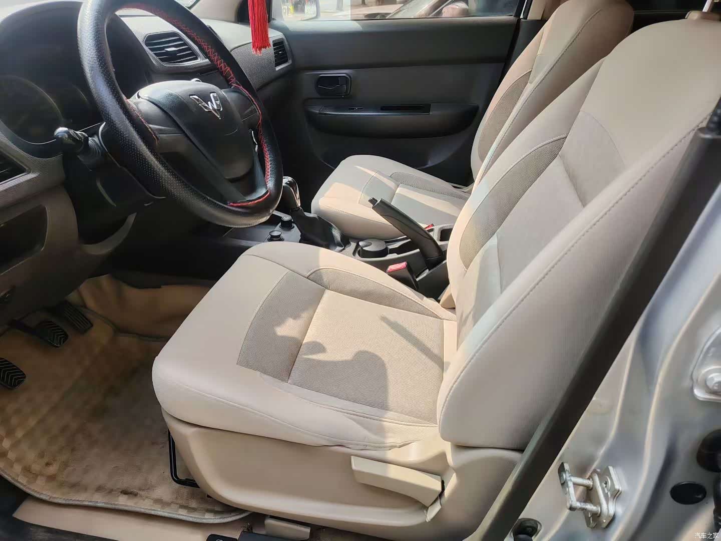 Wuling Hongguang, 2015 3