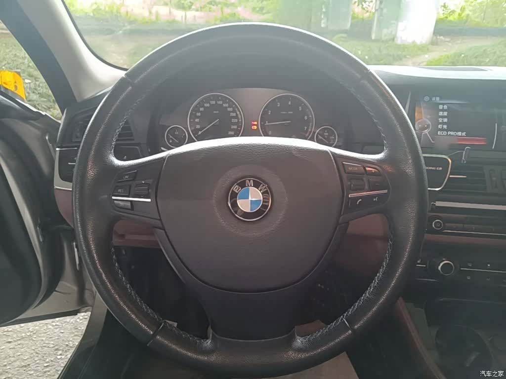 BMW 5 Series, 2015 11
