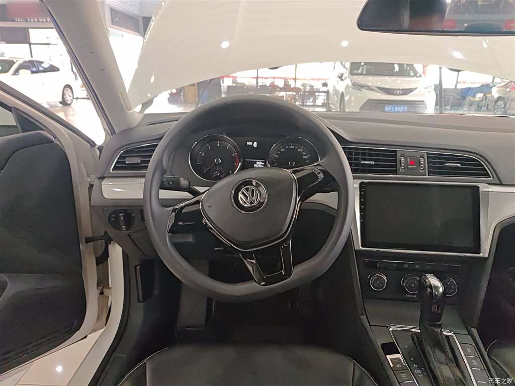 Volkswagen Lamando, 2017 11