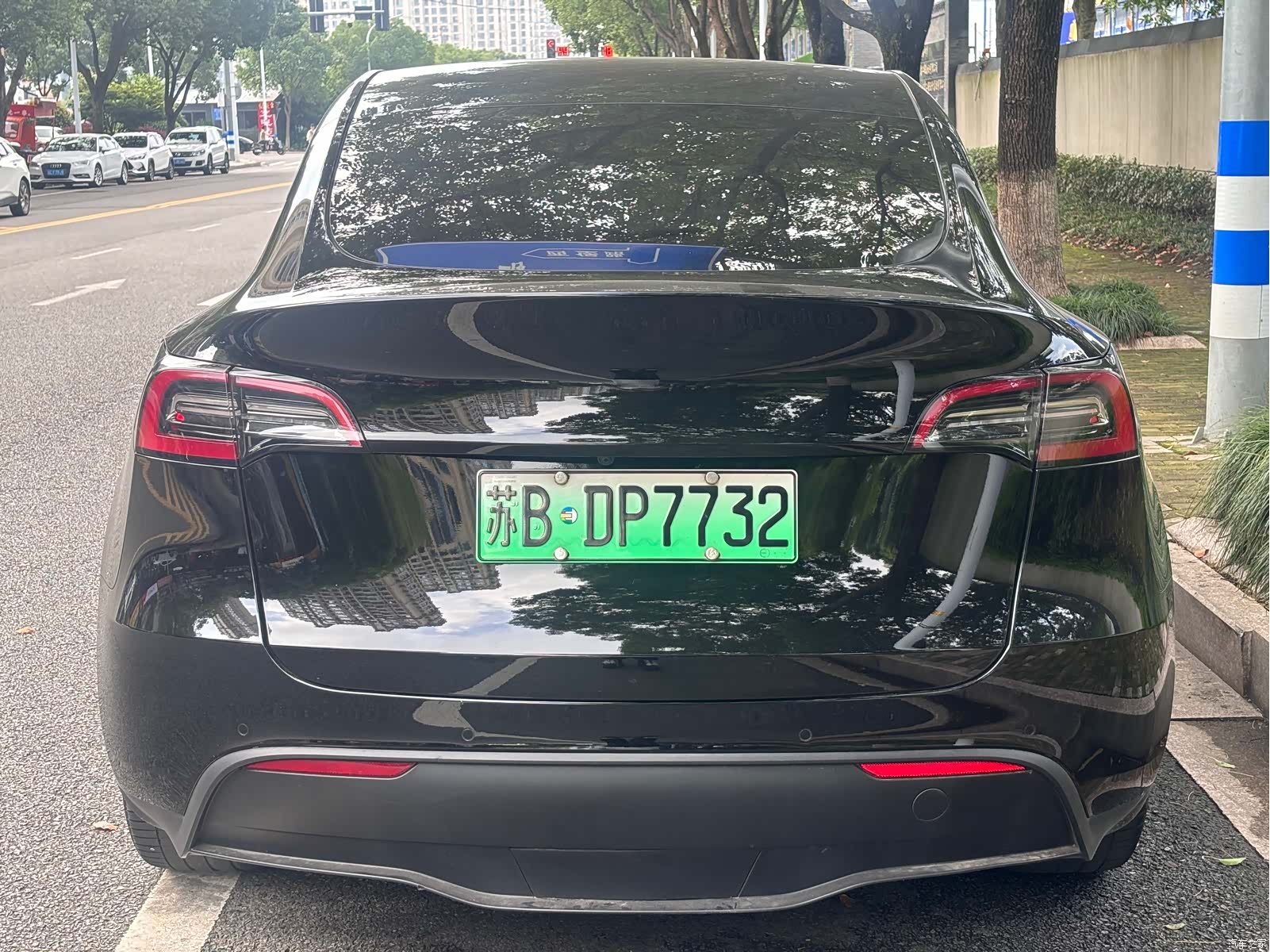 Tesla Model Y, 2023 14