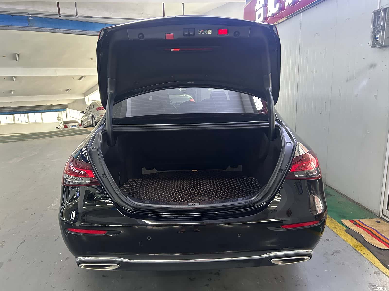 Mercedes-Benz E-Class, 2023 12