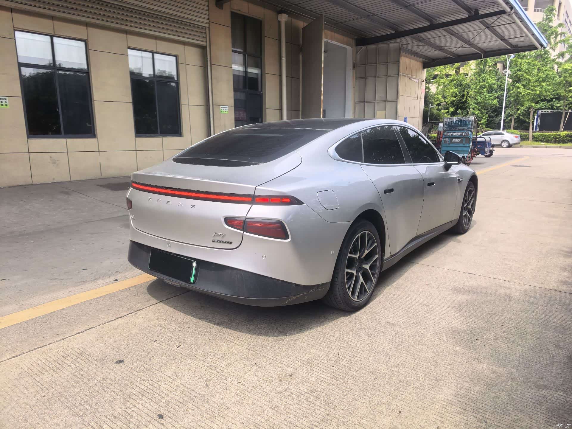 Xpeng P7, 2023 13