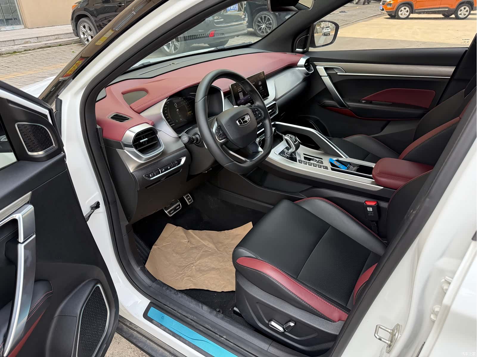 Geely Coolray, 2021 10