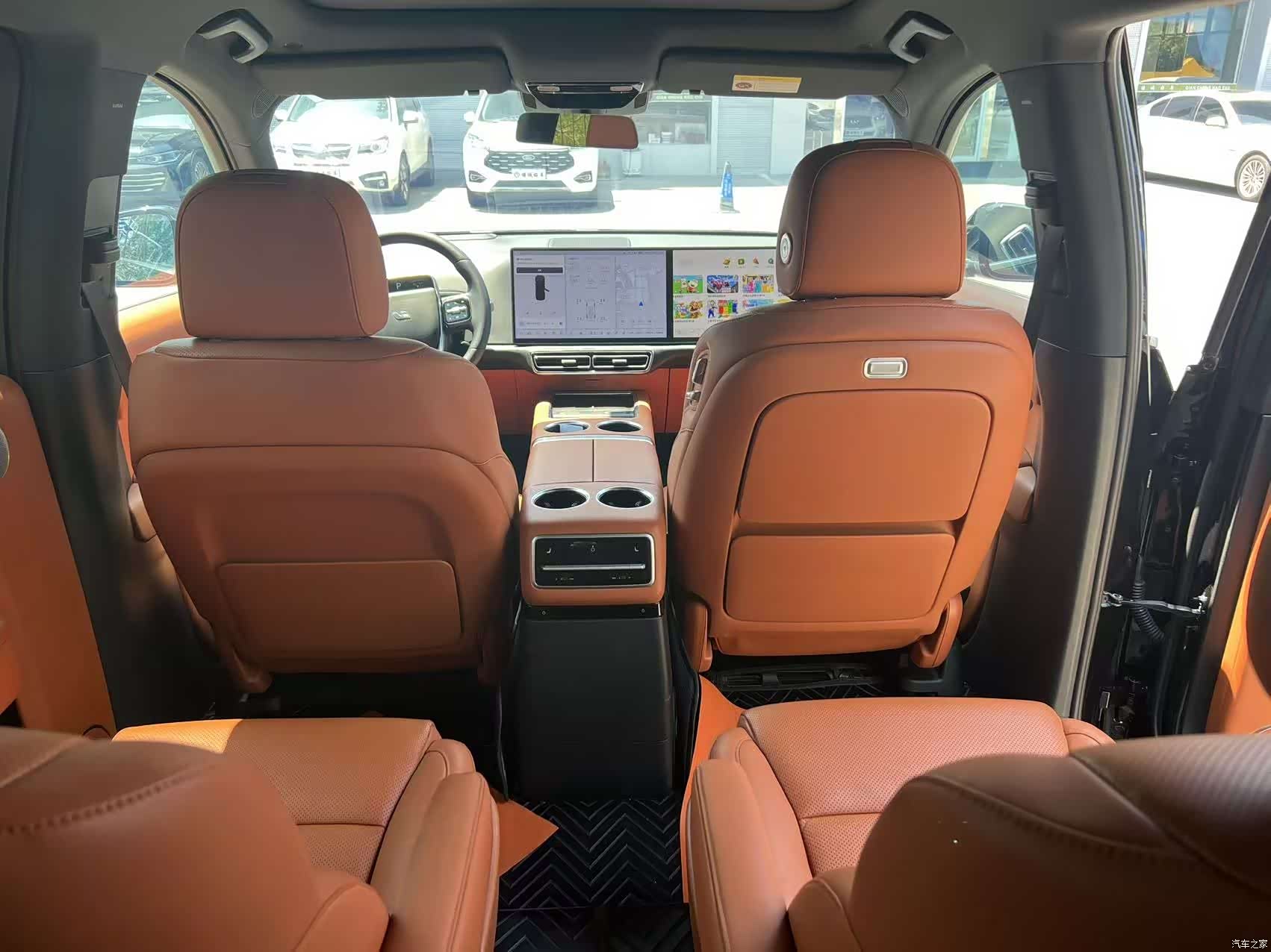 Li Auto L9, 2023 все фото