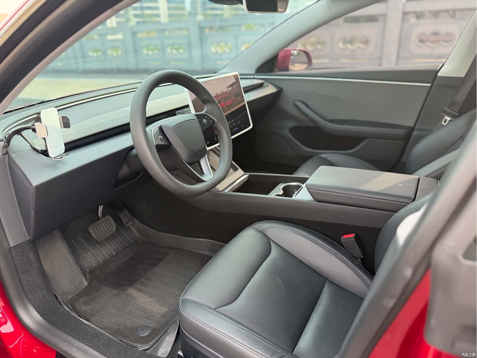 Tesla Model 3, 2024 4