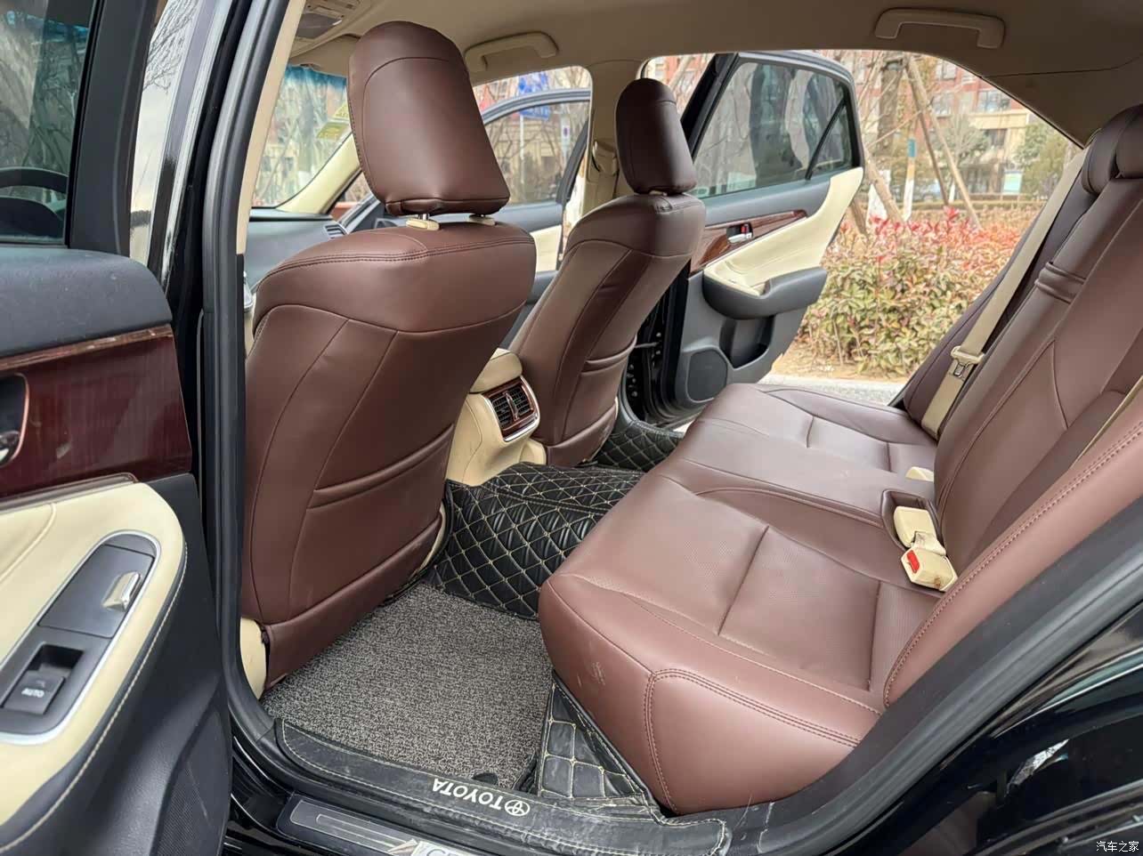 Toyota Crown, 2016 все фото
