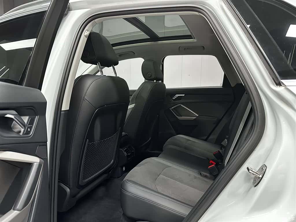 Audi Q3, 2023 16