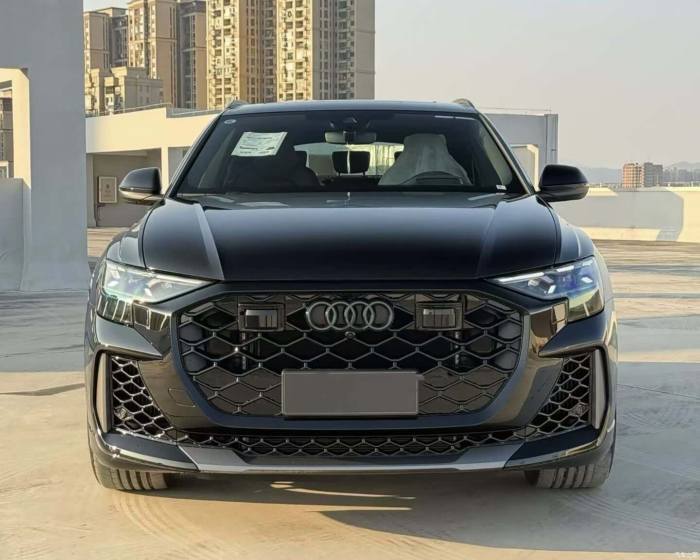 Audi Q8, 2025 2
